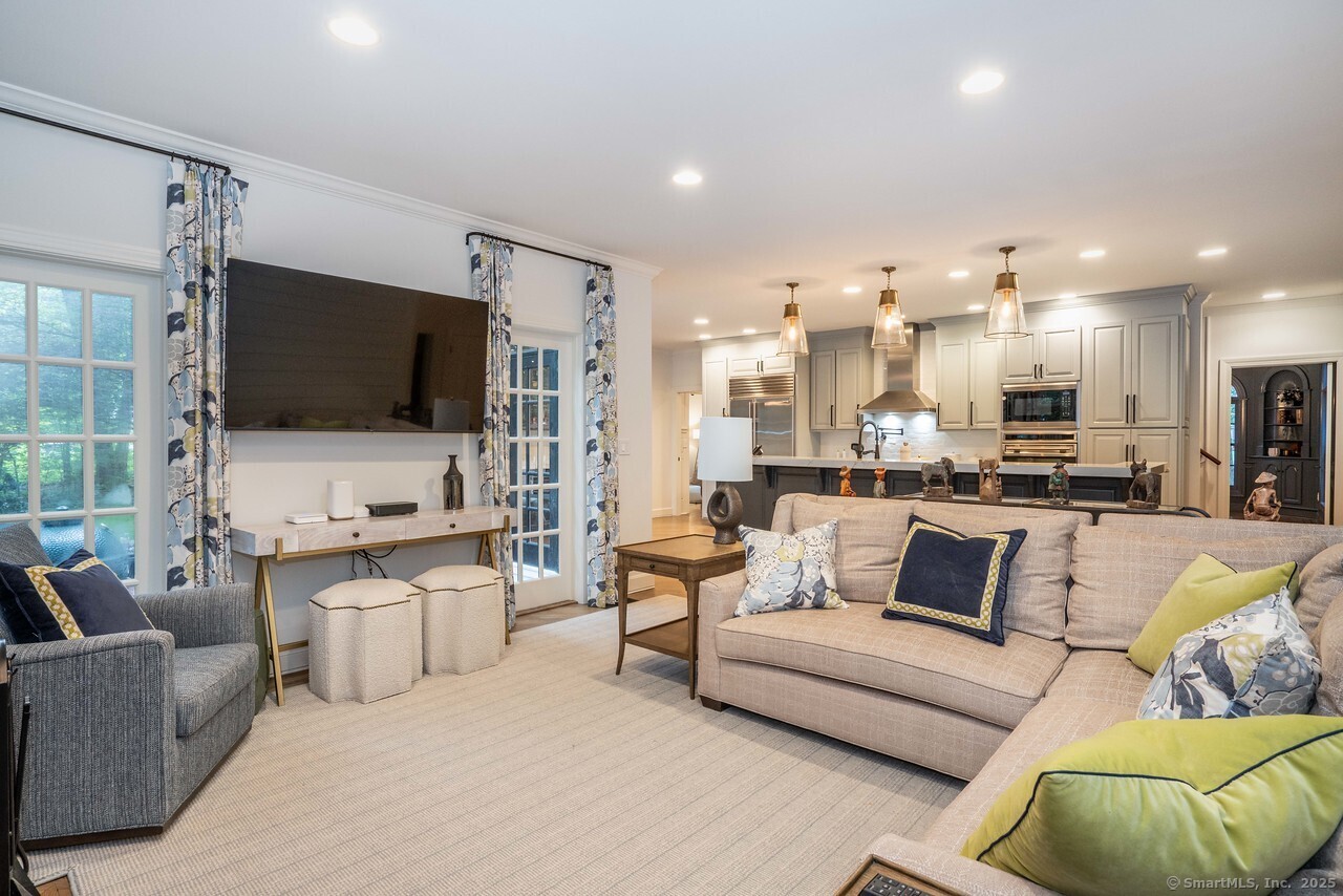 Farmington, Connecticut 06032, United States, 5 Bedrooms Bedrooms, ,5 BathroomsBathrooms,Residential,Coming Soon,177695