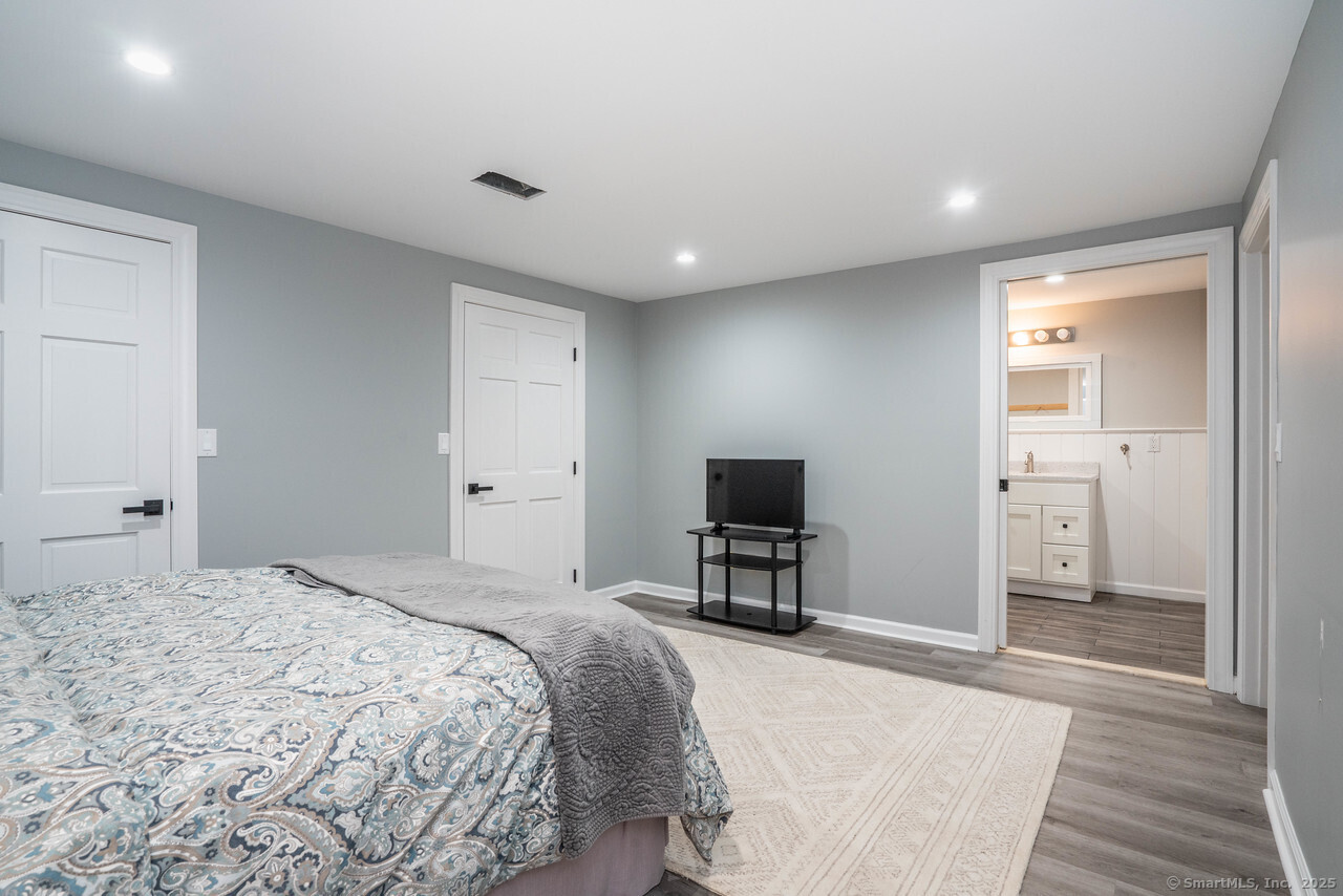 Farmington, Connecticut 06032, United States, 5 Bedrooms Bedrooms, ,5 BathroomsBathrooms,Residential,Coming Soon,177695