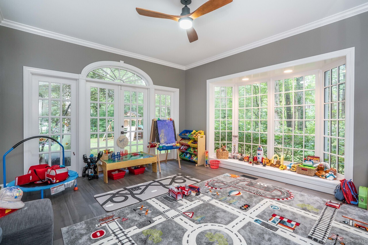 Farmington, Connecticut 06032, United States, 5 Bedrooms Bedrooms, ,5 BathroomsBathrooms,Residential,Coming Soon,177695