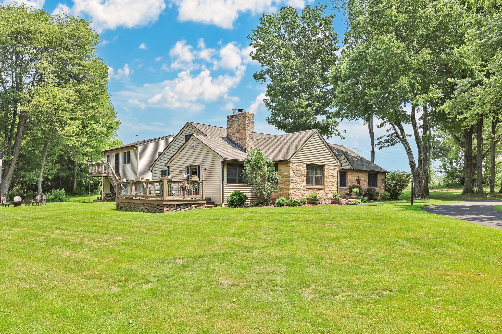 1028 Mountain Road
