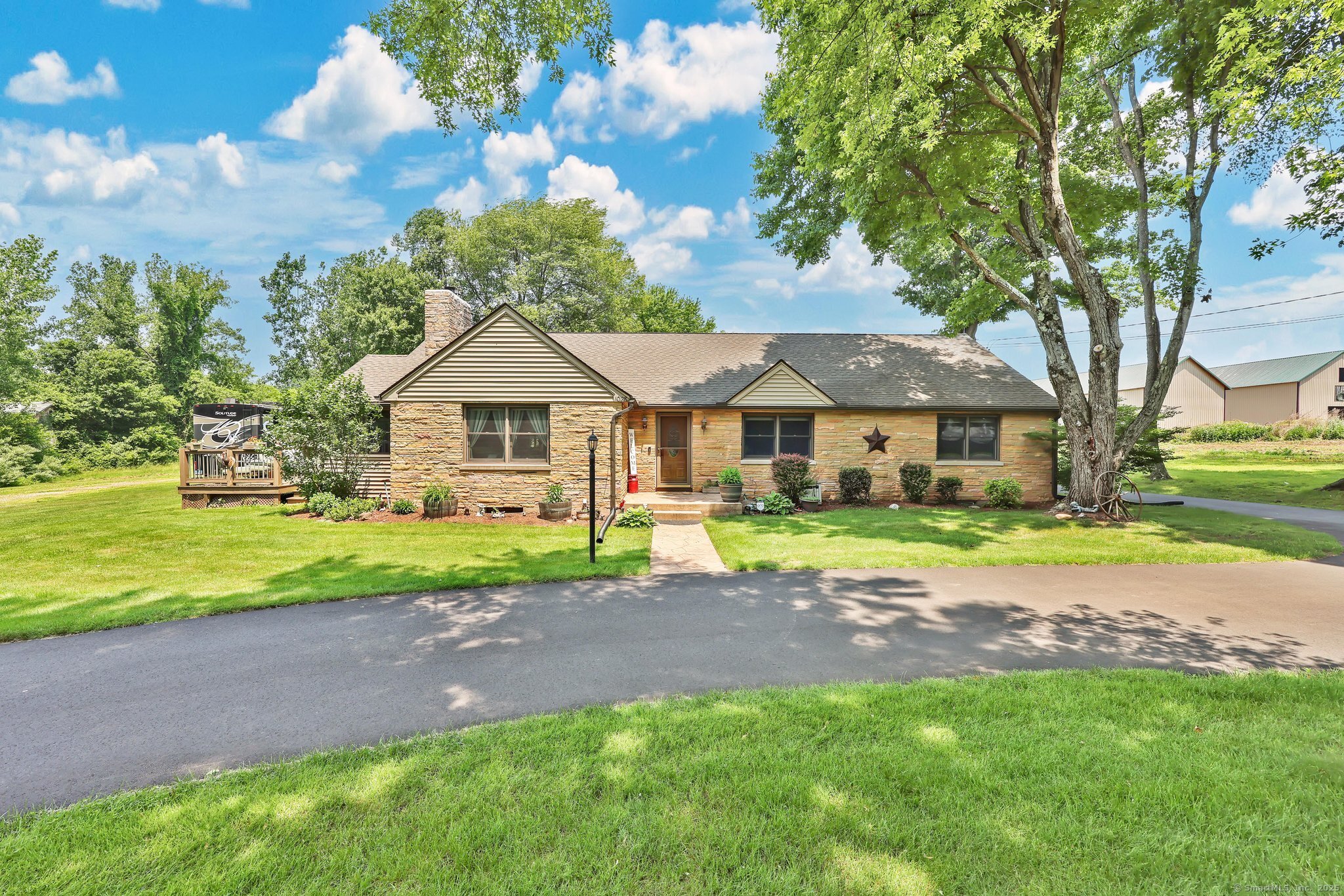 Property for Sale at Mountain Road, Suffield, Connecticut - Bedrooms: 4 
Bathrooms: 2 
Rooms: 7  - $499,900