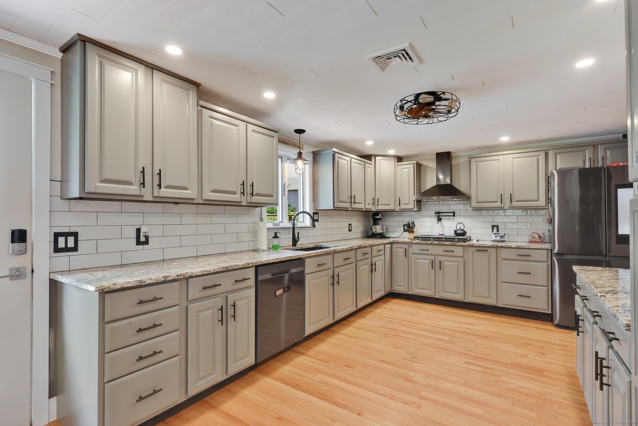 1028 Mountain Road
