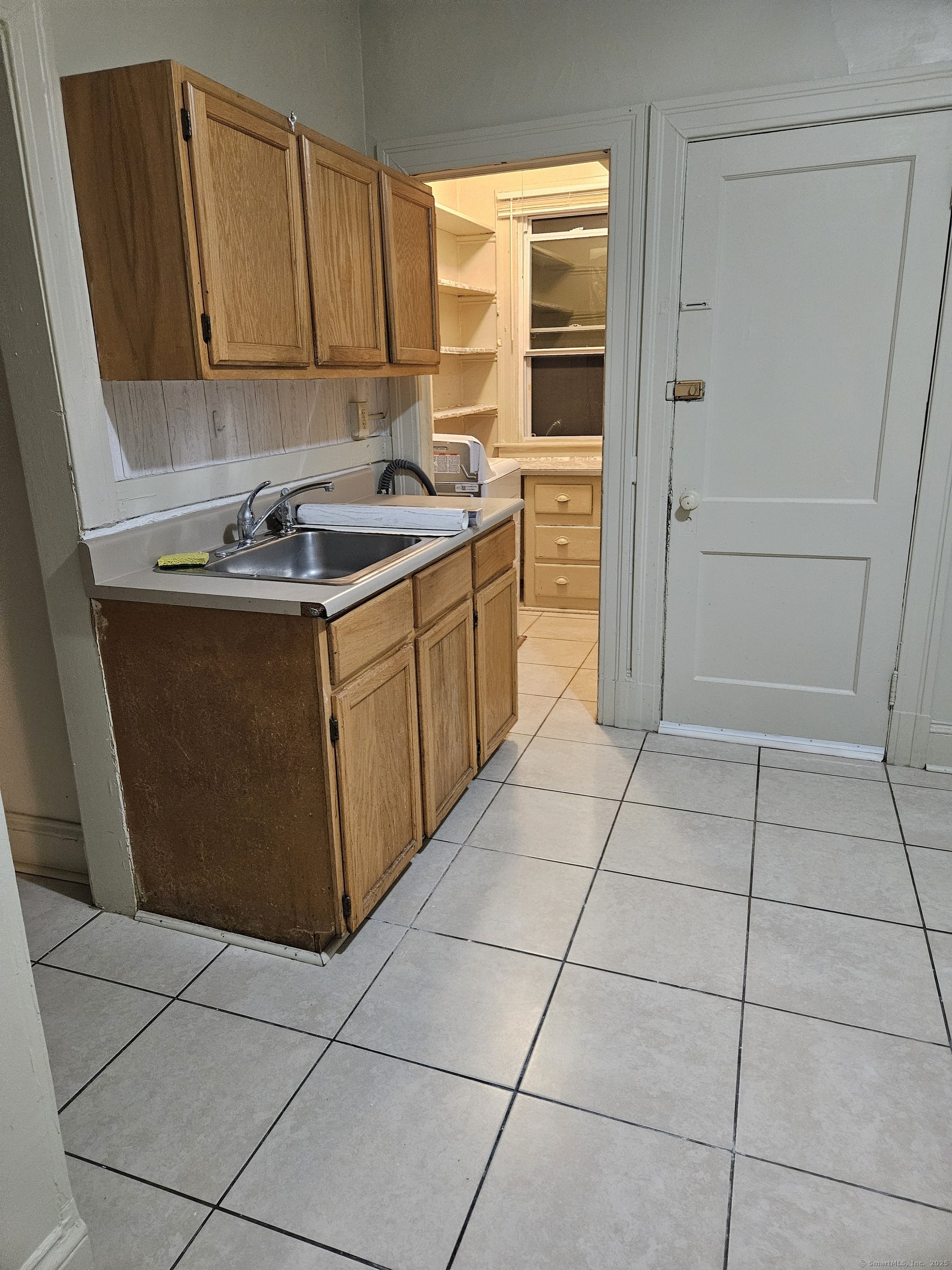 Hartford, Connecticut 06112, United States, 3 Bedrooms Bedrooms, ,1 BathroomBathrooms,Residential,Active,213344