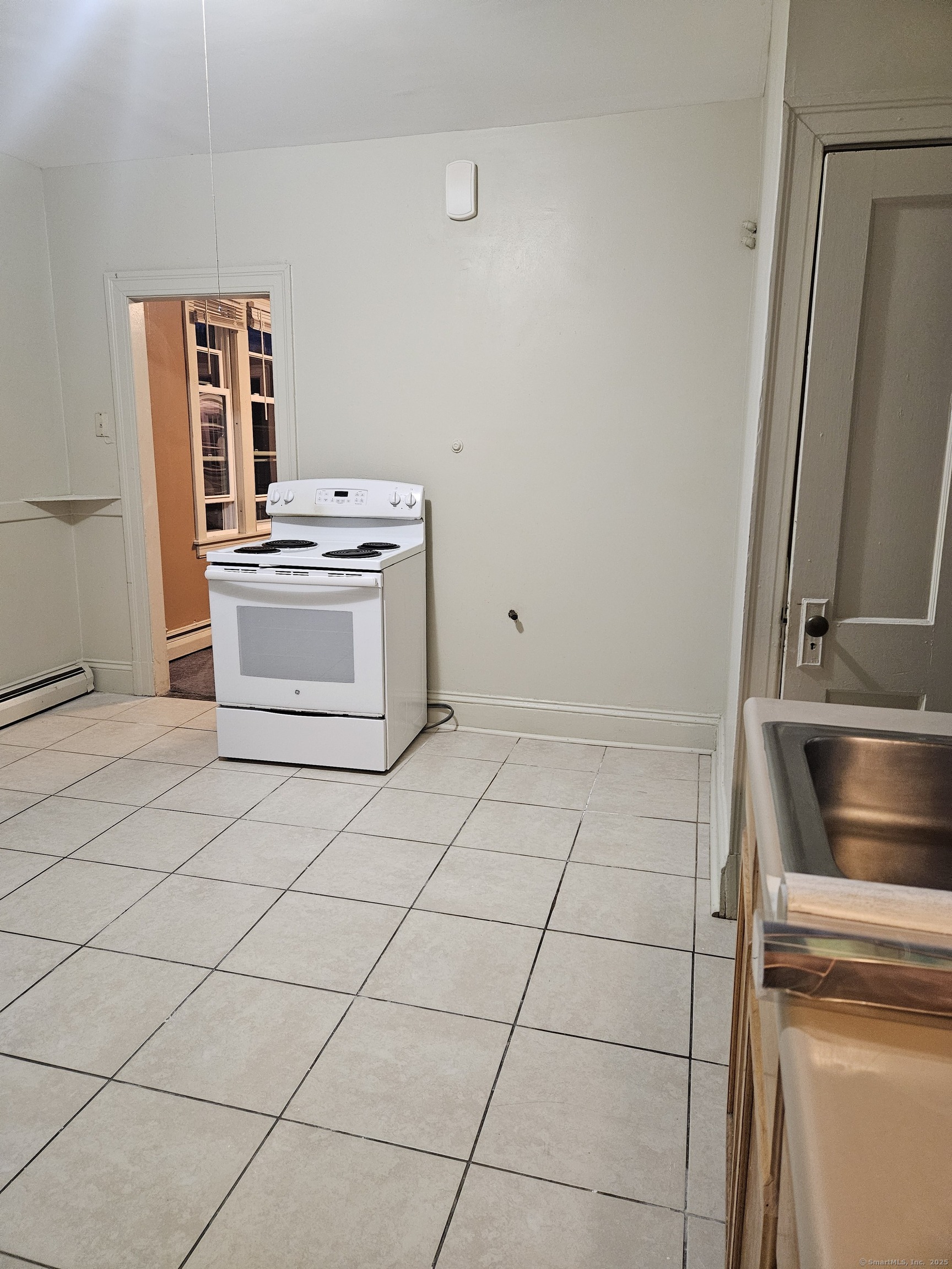 Hartford, Connecticut 06112, United States, 3 Bedrooms Bedrooms, ,1 BathroomBathrooms,Residential,Active,213344