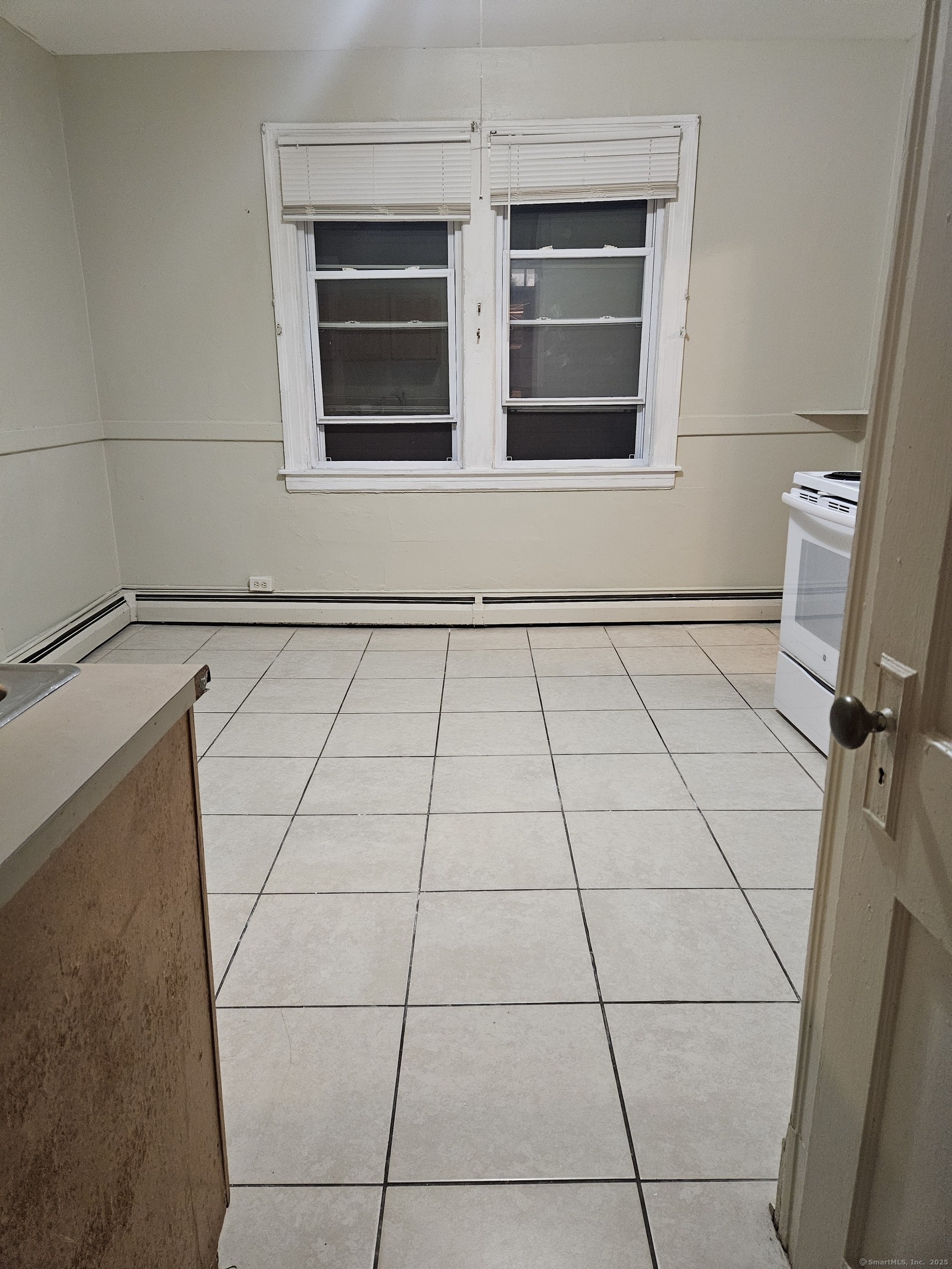 Hartford, Connecticut 06112, United States, 3 Bedrooms Bedrooms, ,1 BathroomBathrooms,Residential,Active,213344