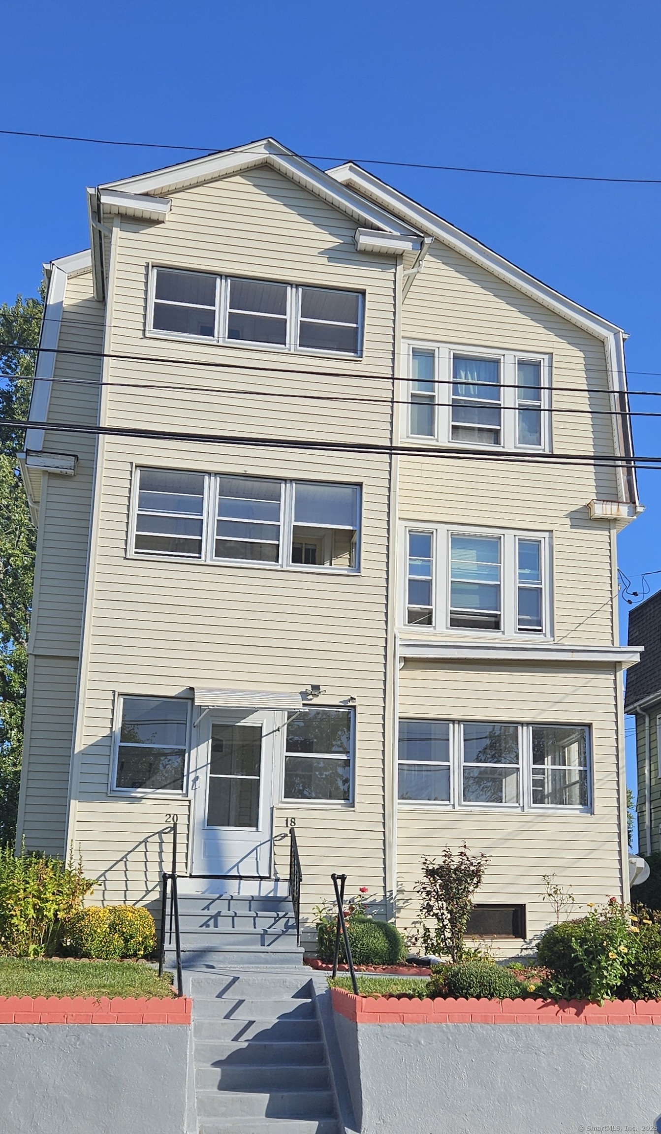 Hartford, Connecticut 06112, United States, 3 Bedrooms Bedrooms, ,1 BathroomBathrooms,Residential,Active,213344