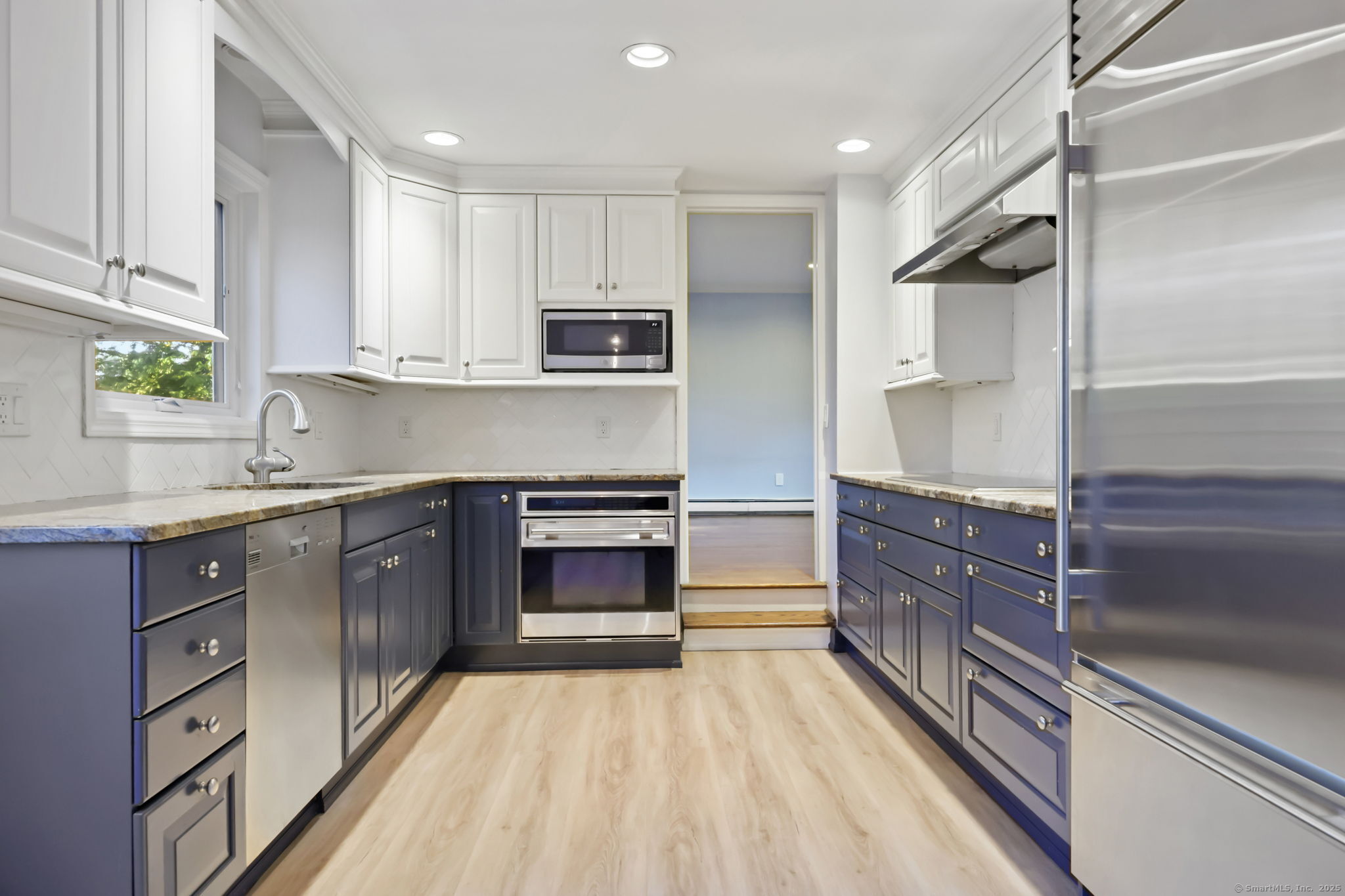 Greenwich, Connecticut 06831, United States, 4 Bedrooms Bedrooms, ,3 BathroomsBathrooms,Residential,Active,230763