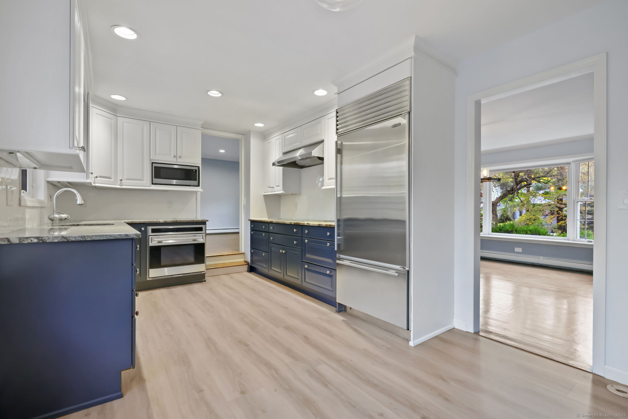 Greenwich, Connecticut 06831, United States, 4 Bedrooms Bedrooms, ,3 BathroomsBathrooms,Residential,Active,230763