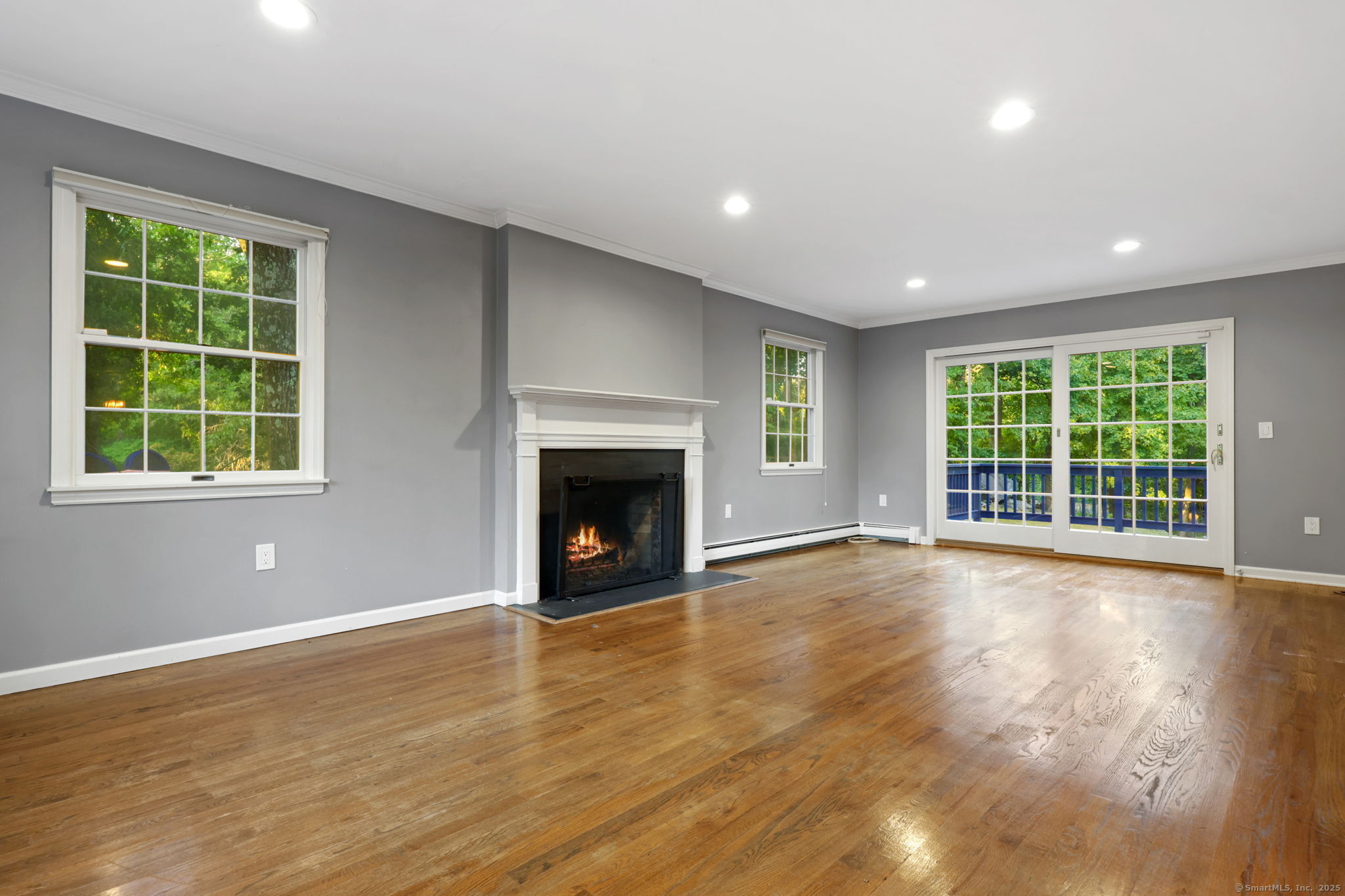 Greenwich, Connecticut 06831, United States, 4 Bedrooms Bedrooms, ,3 BathroomsBathrooms,Residential,Active,230763