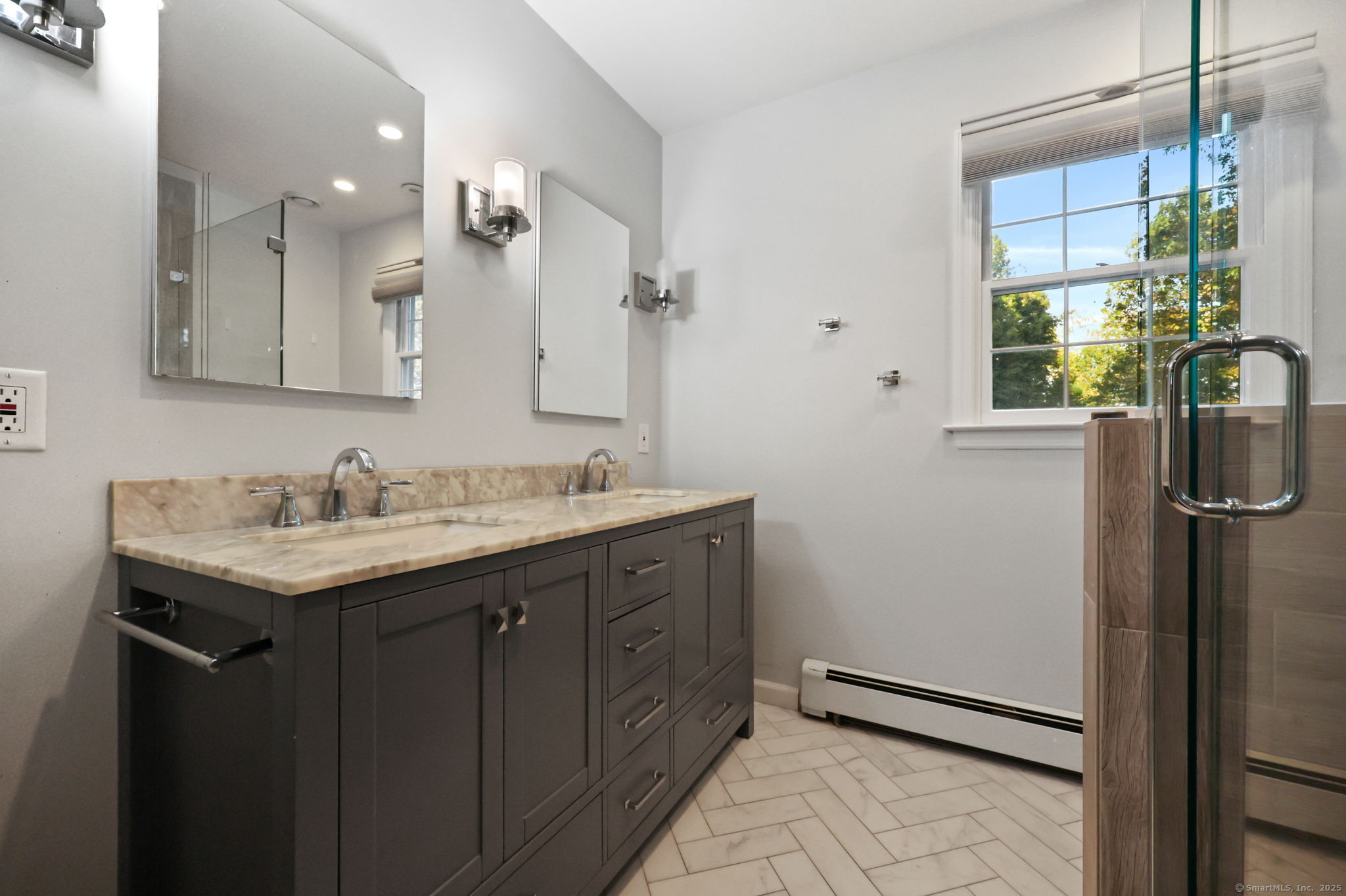 Greenwich, Connecticut 06831, United States, 4 Bedrooms Bedrooms, ,3 BathroomsBathrooms,Residential,Active,230763