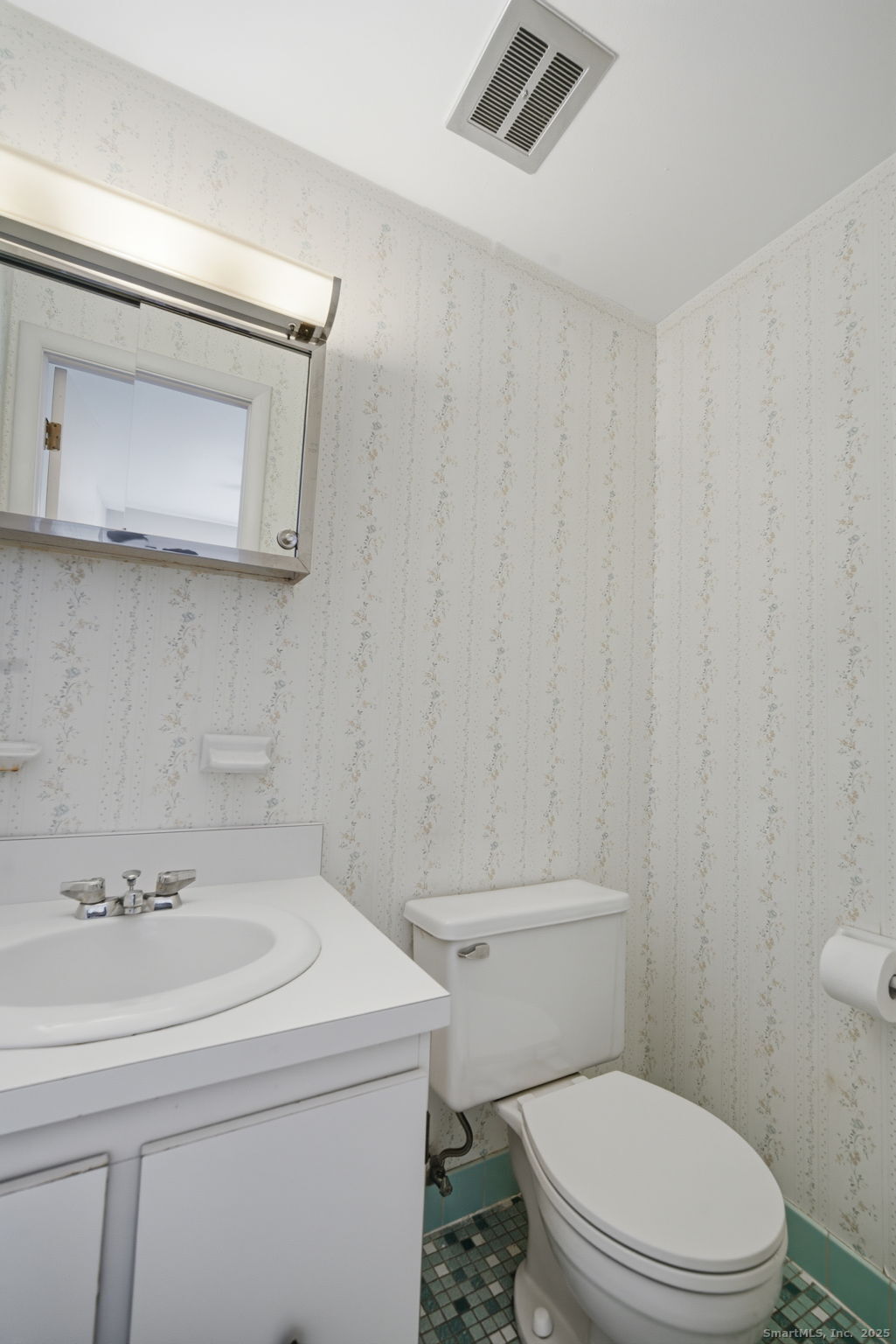 Rocky Hill, Connecticut 06067, United States, 2 Bedrooms Bedrooms, ,2 BathroomsBathrooms,Residential,Active,245557