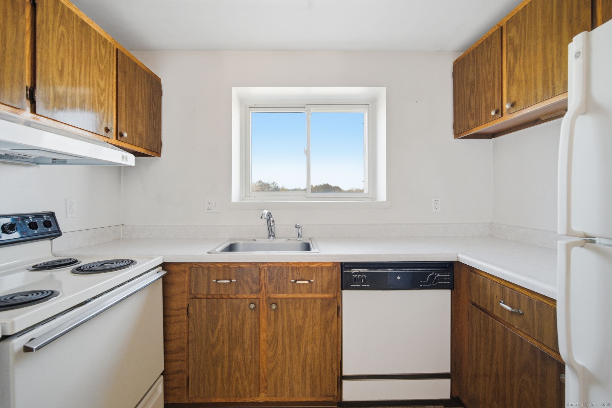 Rocky Hill, Connecticut 06067, United States, 2 Bedrooms Bedrooms, ,2 BathroomsBathrooms,Residential,Active,245557