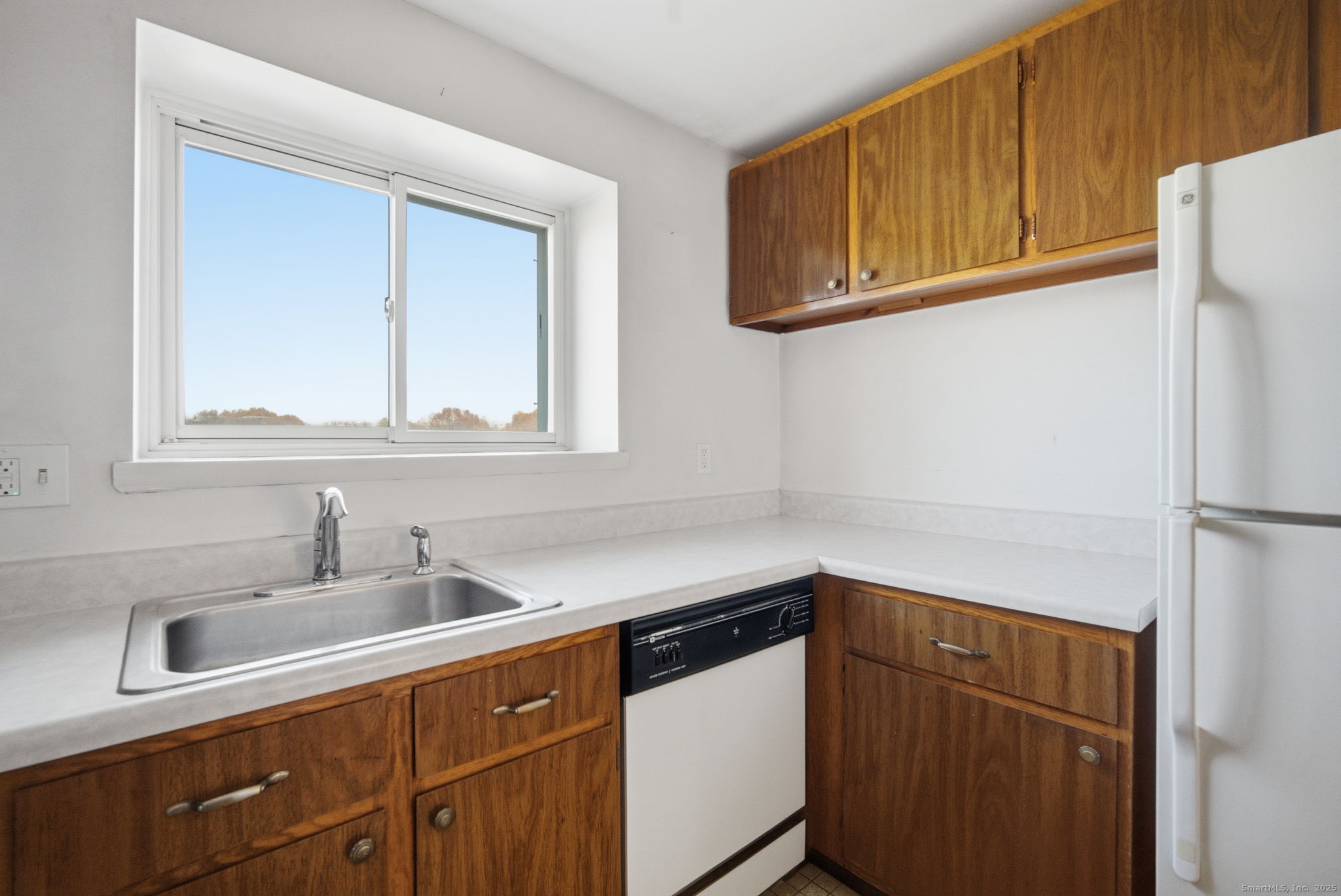 Rocky Hill, Connecticut 06067, United States, 2 Bedrooms Bedrooms, ,2 BathroomsBathrooms,Residential,Active,245557