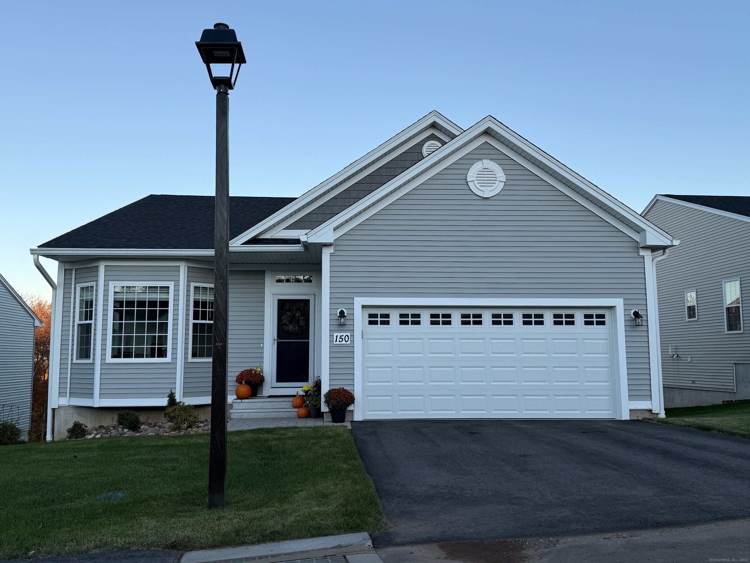 132 Webster Lane 2-16, Middletown, Connecticut - 2 Bedrooms  
2 Bathrooms  
7 Rooms - 