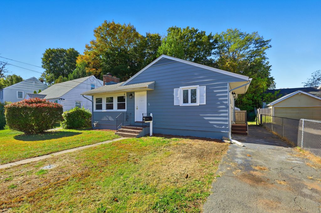 Photo of 33 Kenyon Place, East Hartford, CT 06108 (MLS # 24135452)