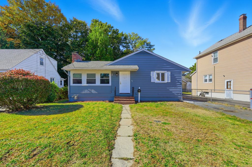 Photo of 33 Kenyon Place, East Hartford, CT 06108 (MLS # 24135452)