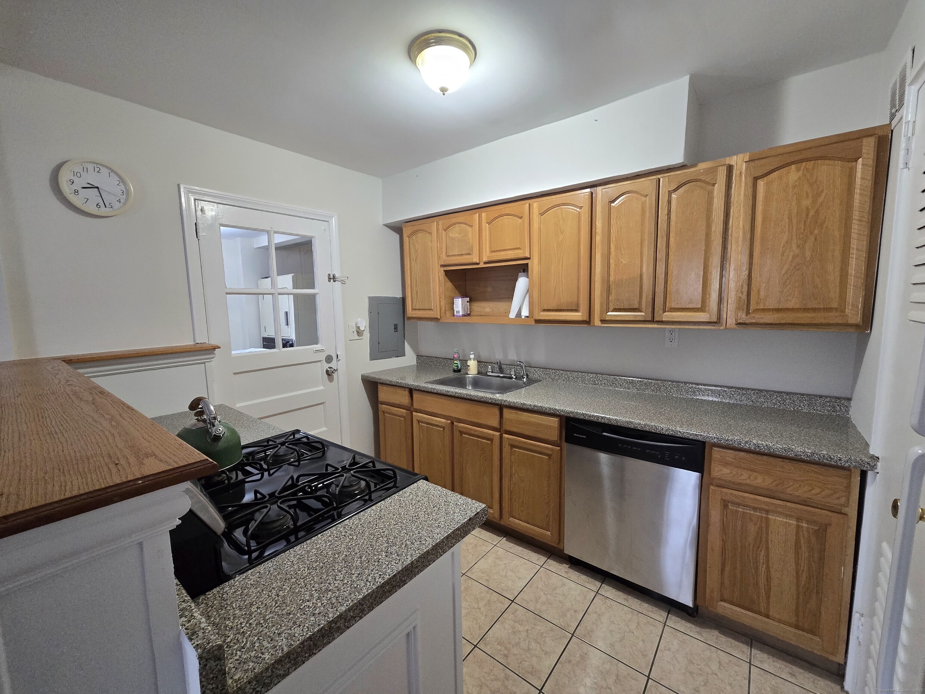 Rental Property at Larkin Court, Stratford, Connecticut - Bedrooms: 3 
Bathrooms: 1 
Rooms: 5  - $2,700 MO.