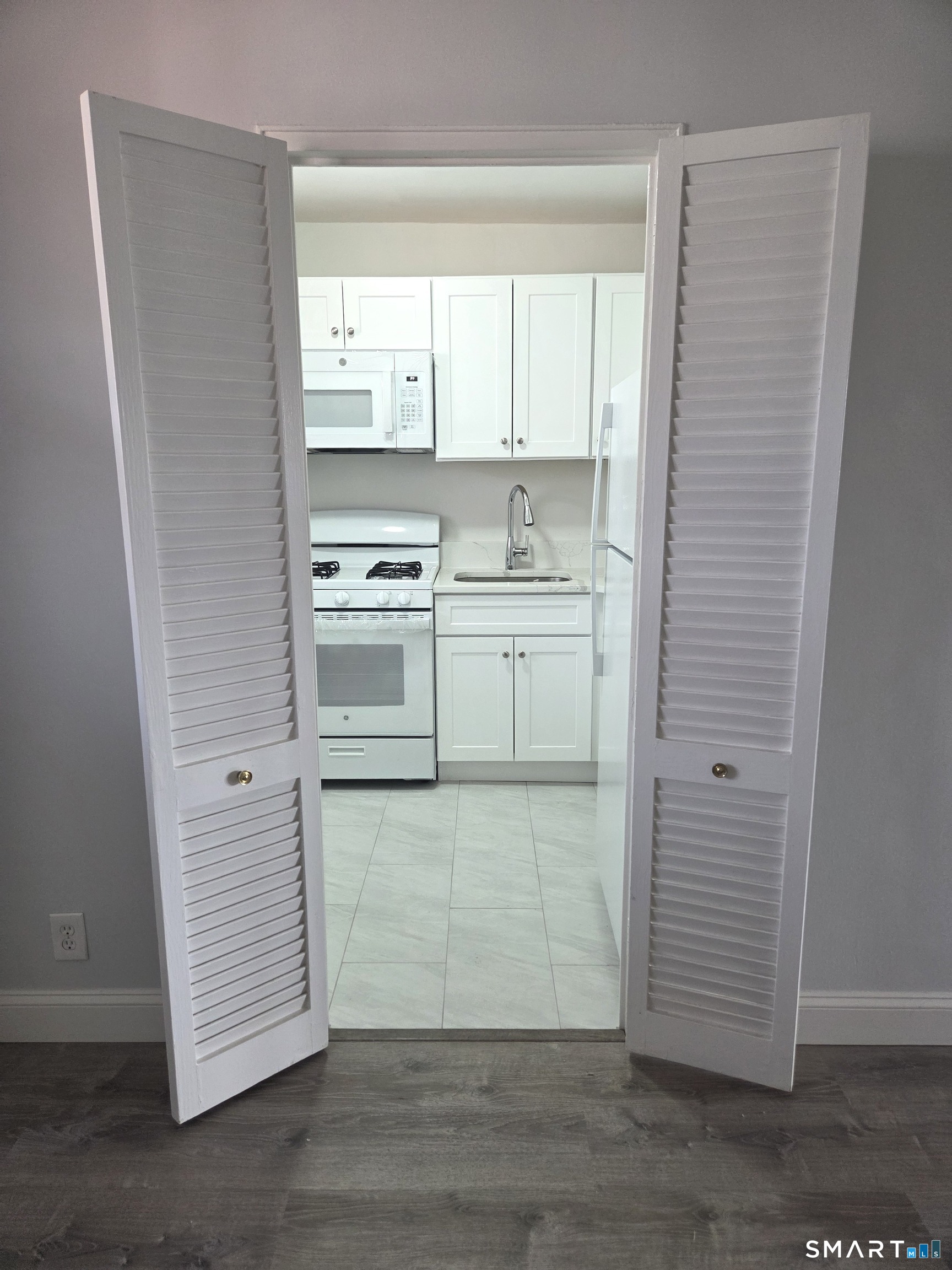 444 Bedford Street 6J