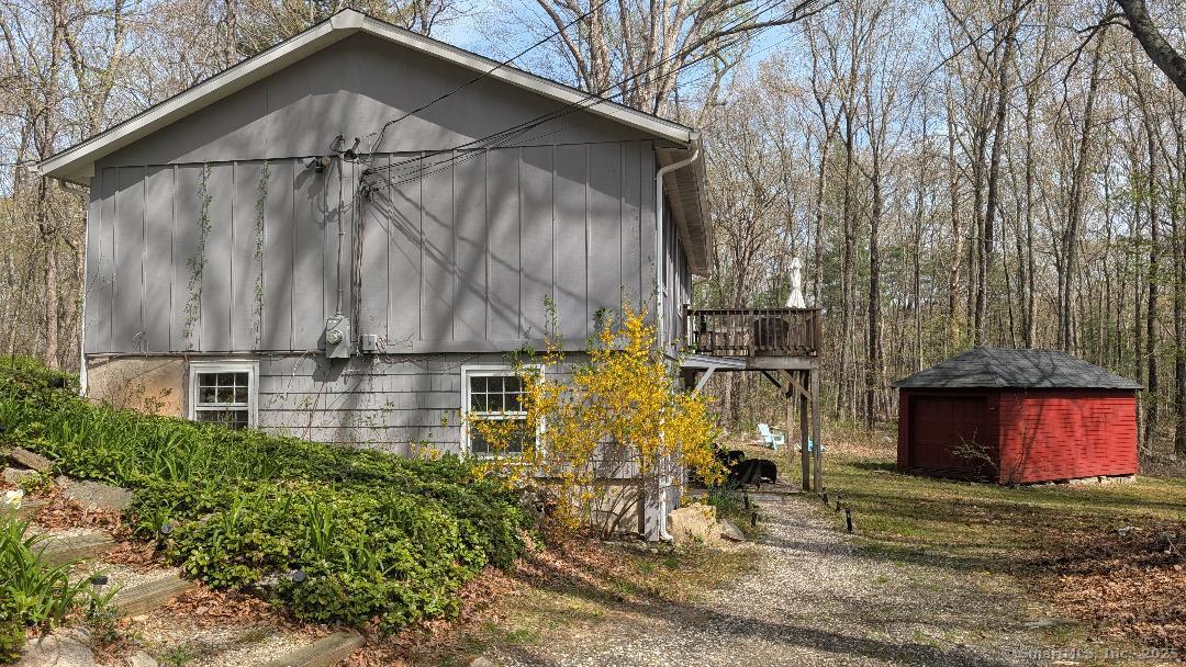 Newtown Turnpike, Weston, Connecticut - 4 Bedrooms  
2 Bathrooms  
8 Rooms - 