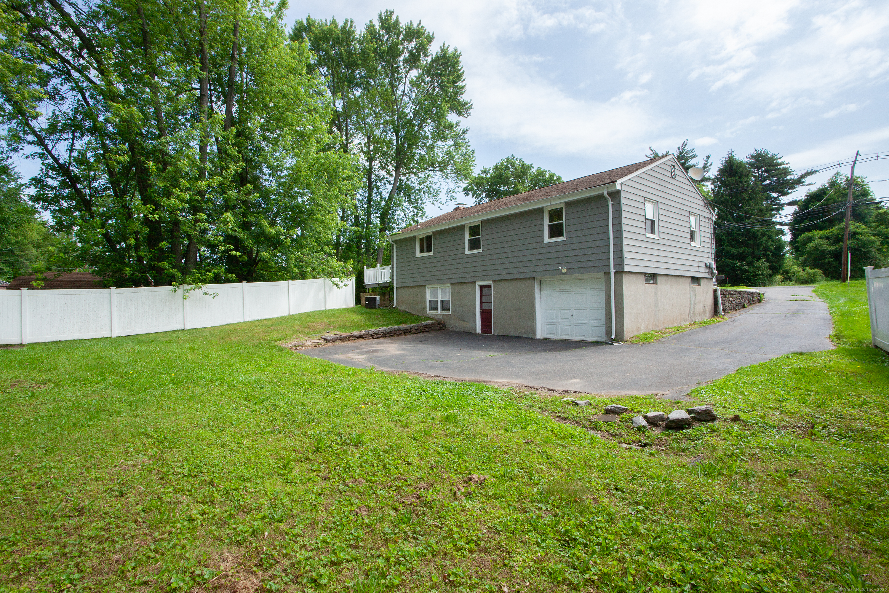 91 Willard Avenue