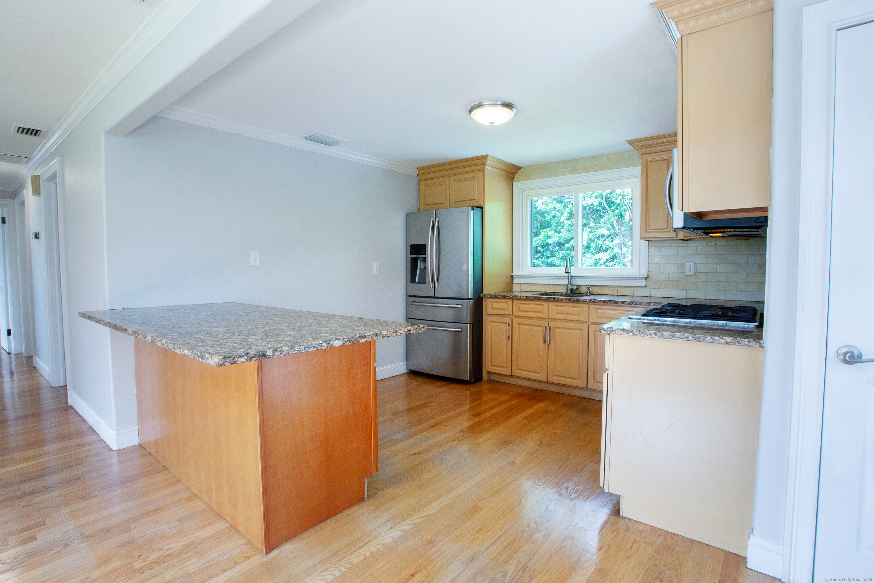 Newington, Connecticut 06111, United States, 3 Bedrooms Bedrooms, ,2 BathroomsBathrooms,Residential,Pending,154392