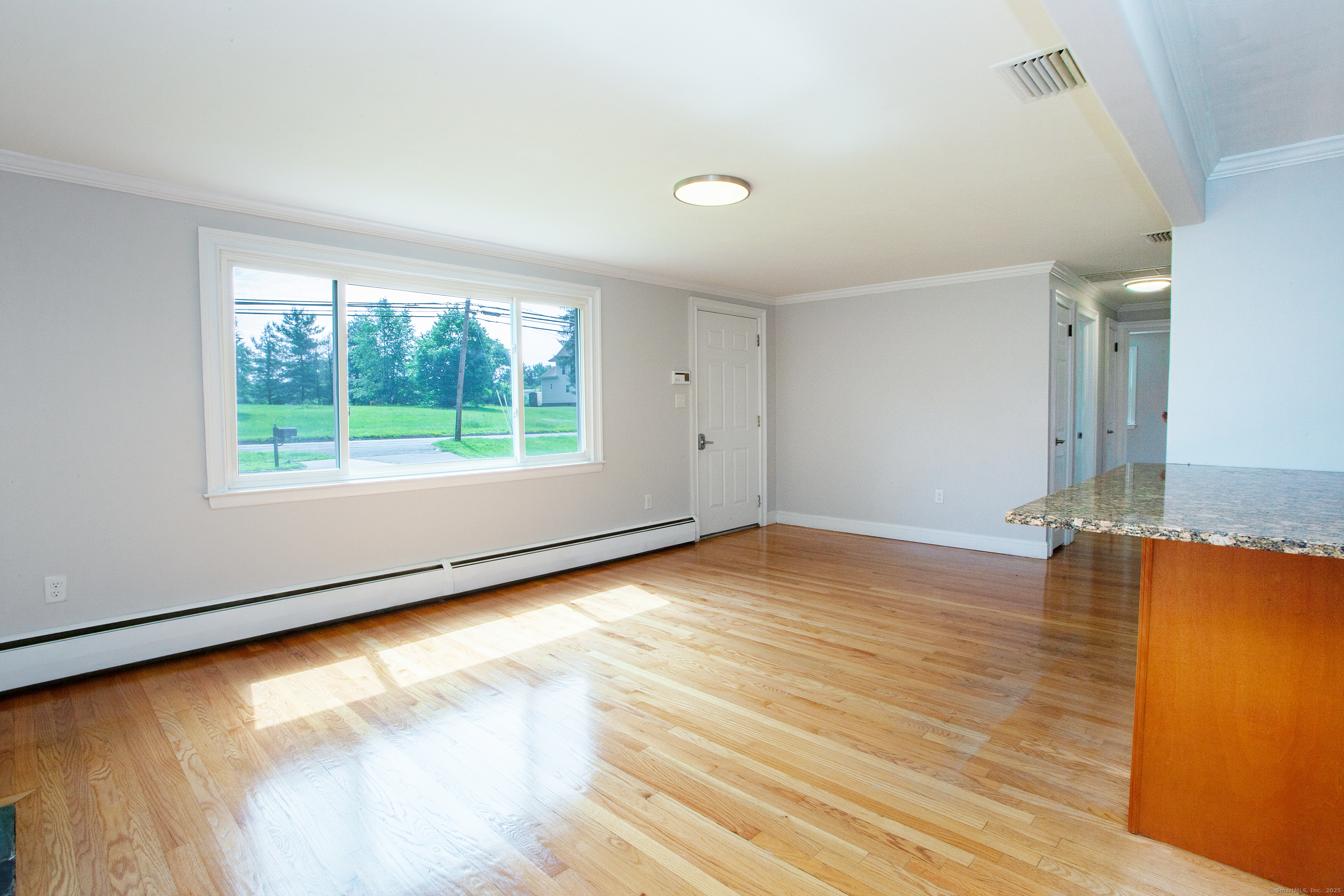 Newington, Connecticut 06111, United States, 3 Bedrooms Bedrooms, ,2 BathroomsBathrooms,Residential,Pending,154392