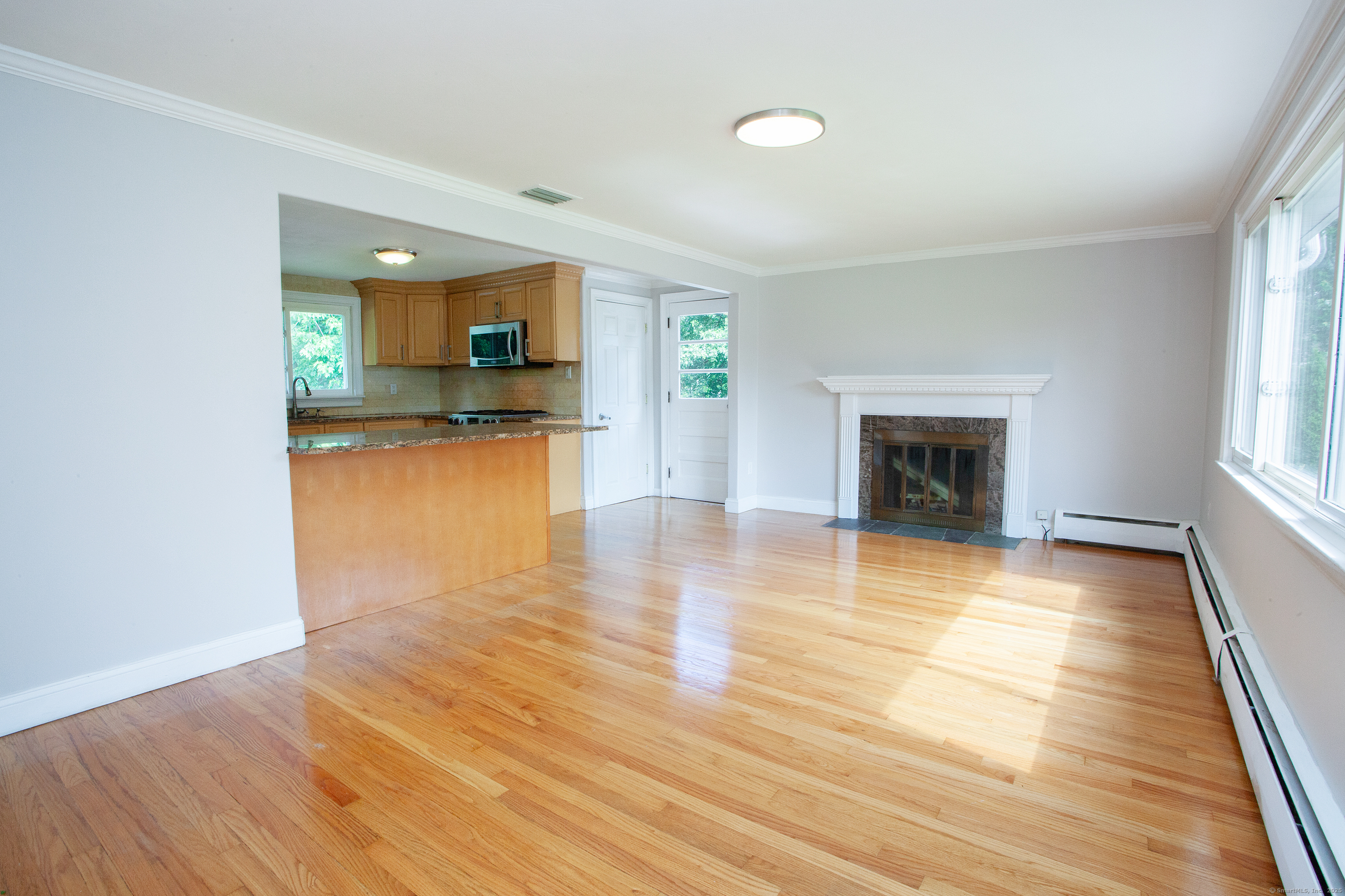 Newington, Connecticut 06111, United States, 3 Bedrooms Bedrooms, ,2 BathroomsBathrooms,Residential,Pending,154392