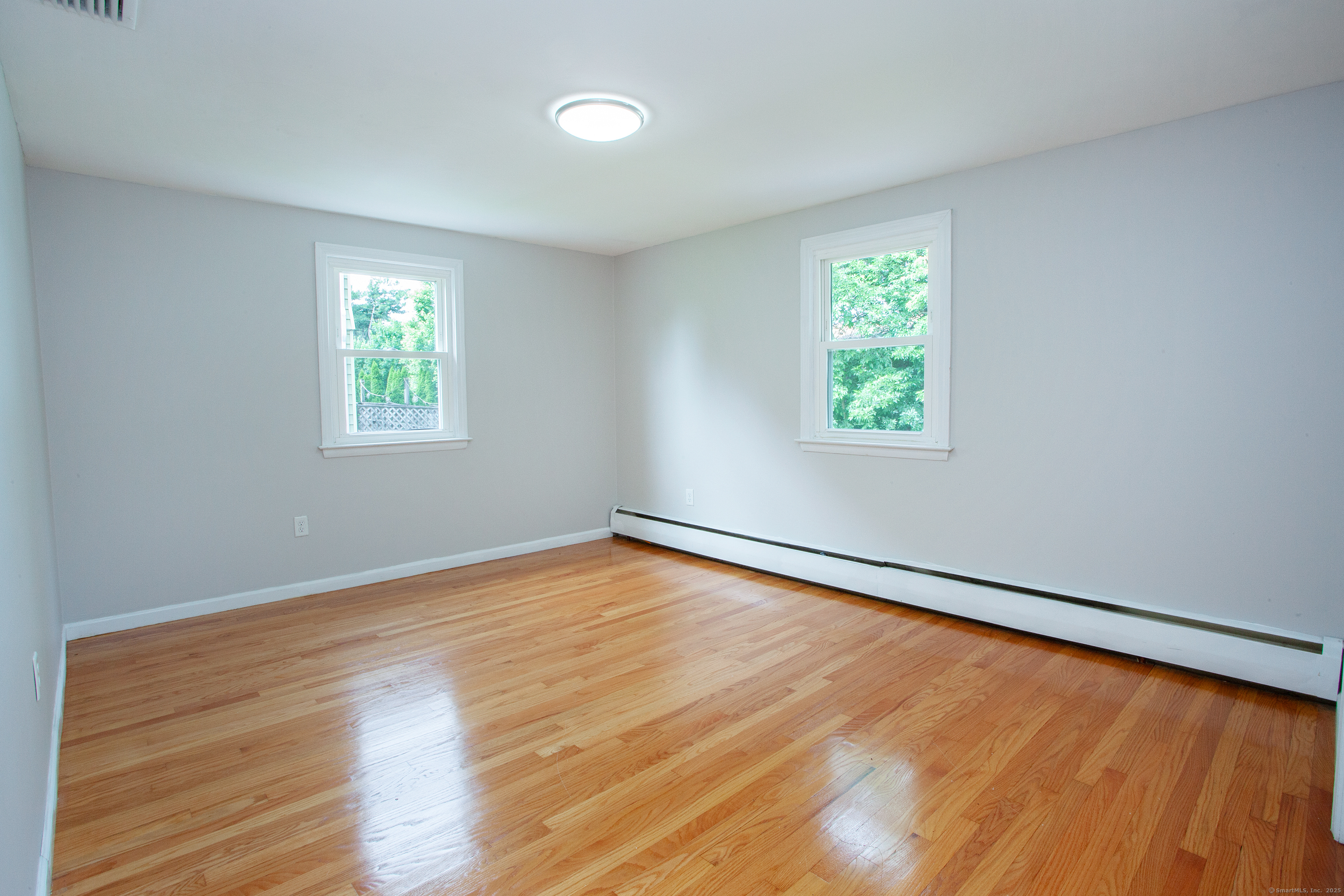 Newington, Connecticut 06111, United States, 3 Bedrooms Bedrooms, ,2 BathroomsBathrooms,Residential,Pending,154392