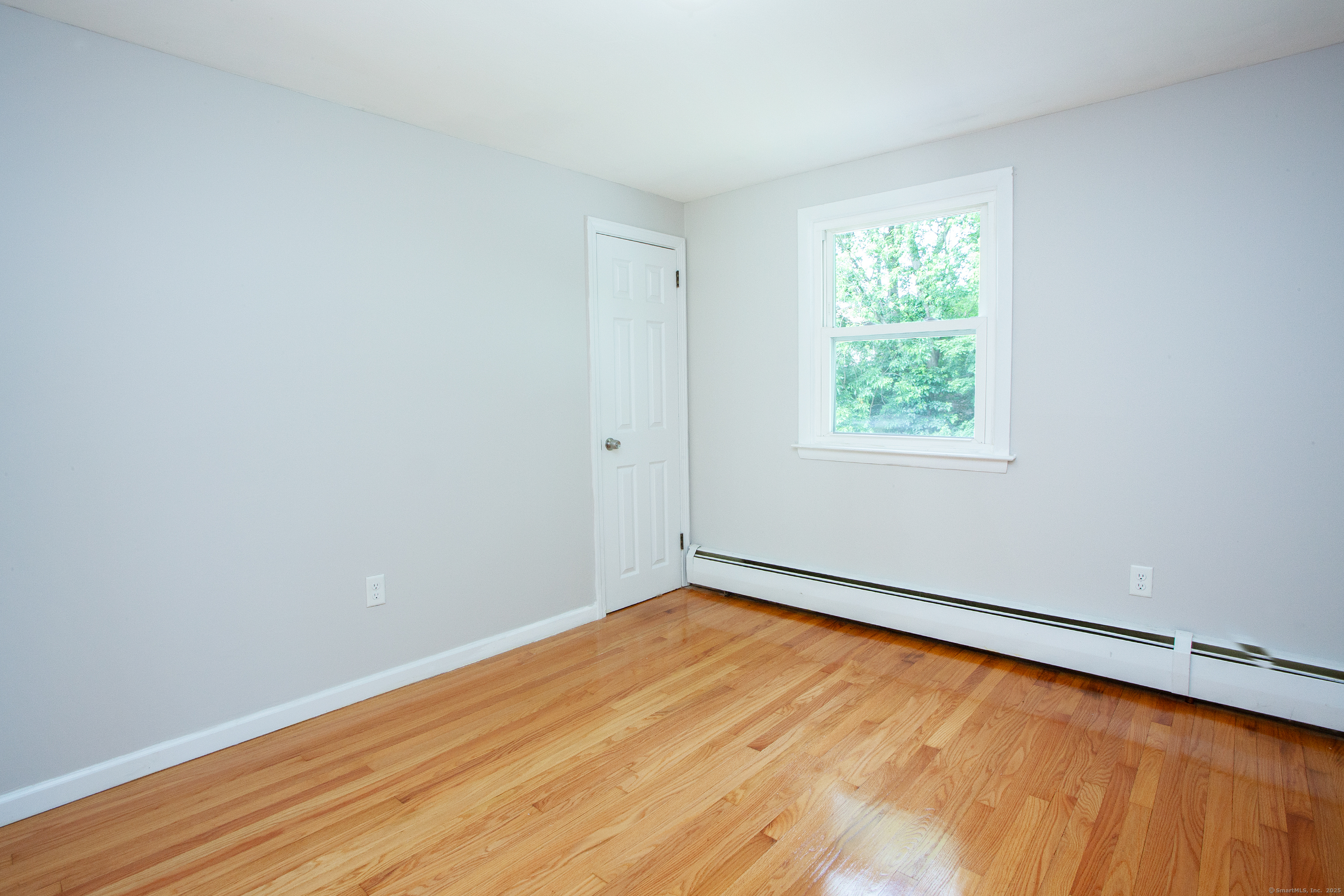 Newington, Connecticut 06111, United States, 3 Bedrooms Bedrooms, ,2 BathroomsBathrooms,Residential,Pending,154392