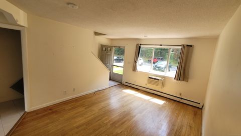 Tiny photo for 224 New Britain Avenue #APT 14, Farmington, CT 06085 (MLS # 24116549)