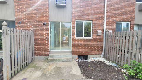 Tiny photo for 224 New Britain Avenue #APT 14, Farmington, CT 06085 (MLS # 24116549)