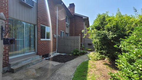 Tiny photo for 224 New Britain Avenue #APT 14, Farmington, CT 06085 (MLS # 24116549)