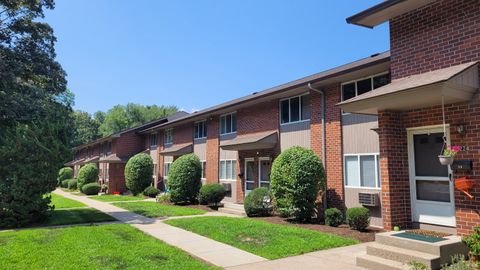 Tiny photo for 224 New Britain Avenue #APT 14, Farmington, CT 06085 (MLS # 24116549)
