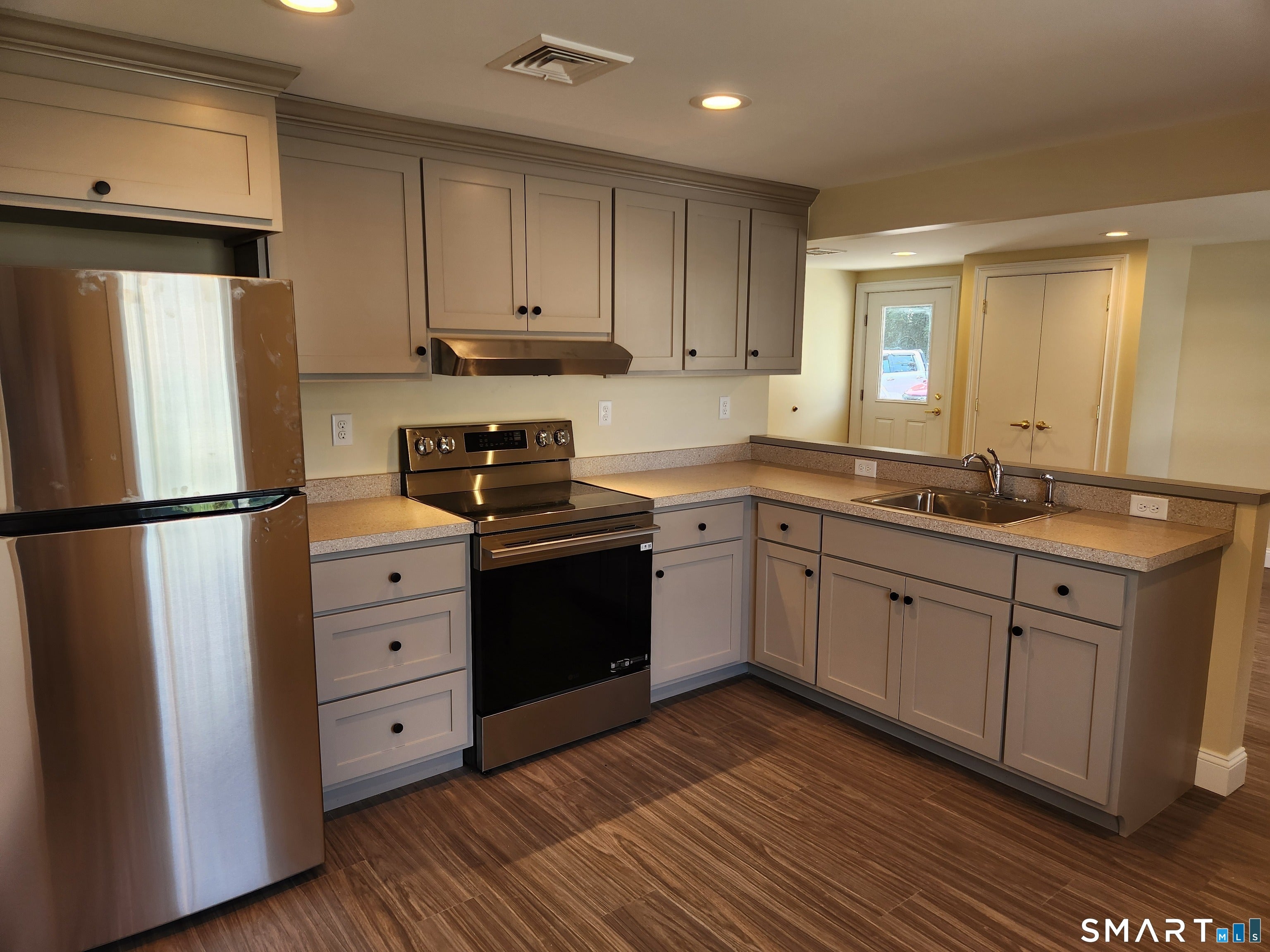 132 West Main Street E