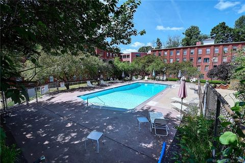 Tiny photo for 222 Williams Street E #108, Glastonbury, CT 06033 (MLS # 24157561)