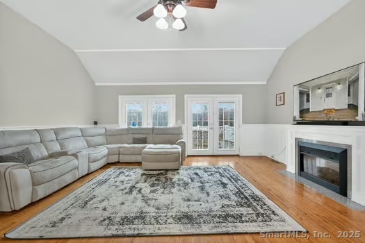 147 North Wawecus Hill Road