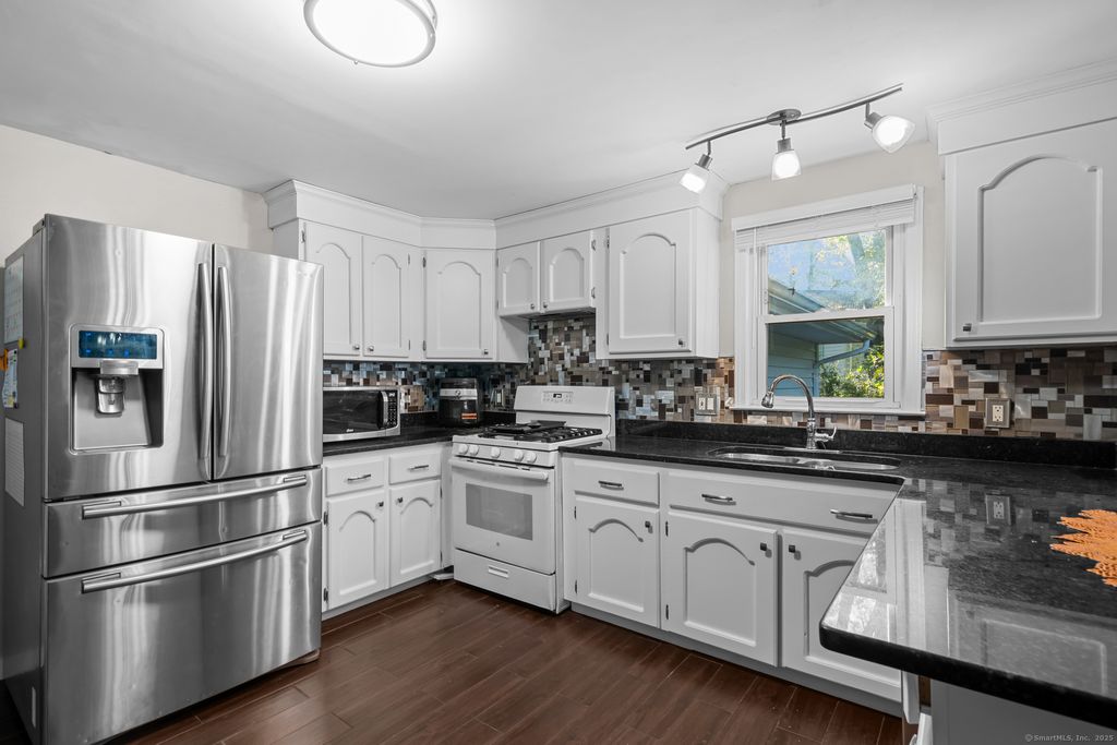 Photo of 7 Pennsylvania Avenue, Montville, CT 06370 (MLS # 24132293)