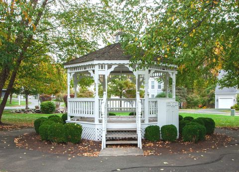 Tiny photo for 9 Village Square #9, Canton, CT 06019 (MLS # 24132460)