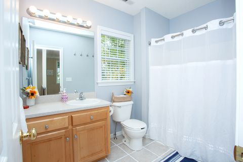 Tiny photo for 9 Village Square #9, Canton, CT 06019 (MLS # 24132460)