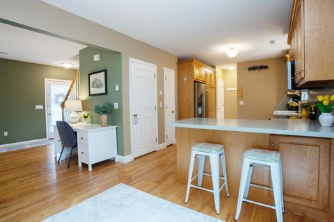 Tiny photo for 9 Village Square #9, Canton, CT 06019 (MLS # 24132460)
