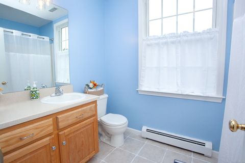 Tiny photo for 9 Village Square #9, Canton, CT 06019 (MLS # 24132460)