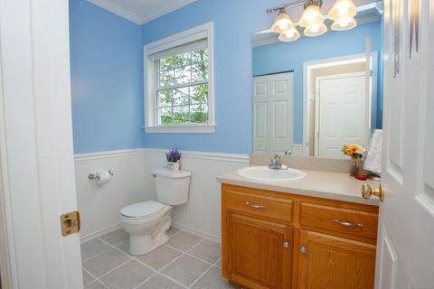 Tiny photo for 9 Village Square #9, Canton, CT 06019 (MLS # 24132460)