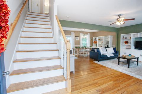 Tiny photo for 9 Village Square #9, Canton, CT 06019 (MLS # 24132460)