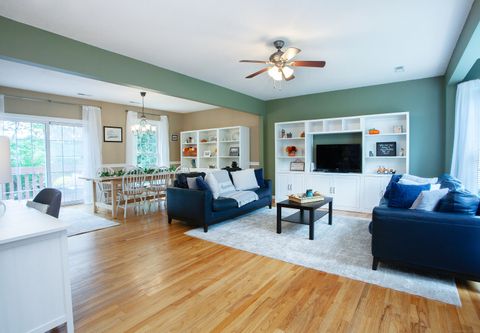 Tiny photo for 9 Village Square #9, Canton, CT 06019 (MLS # 24132460)