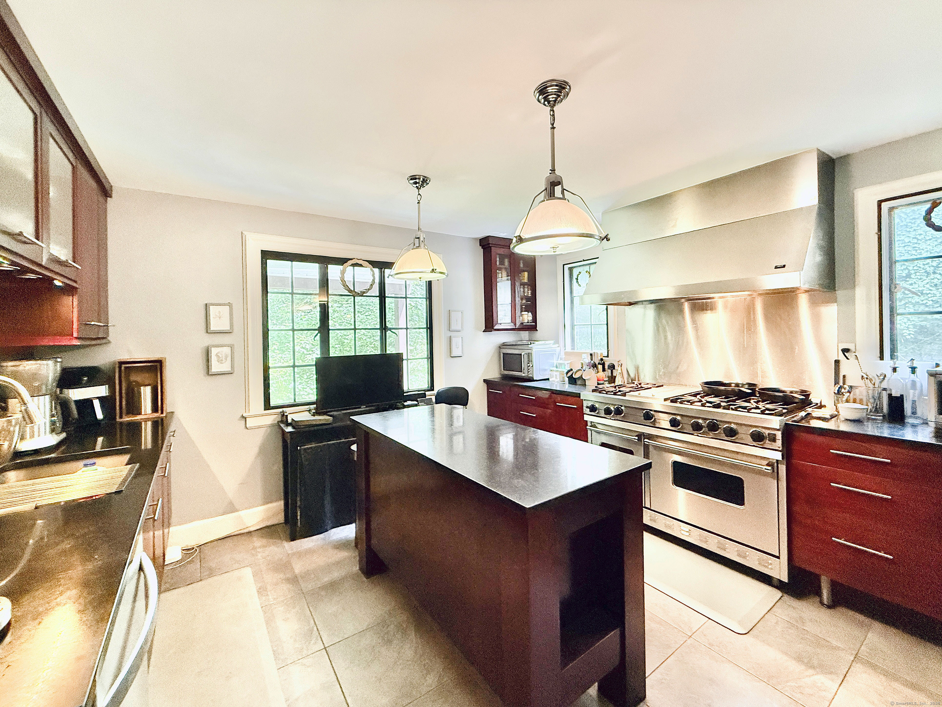 Stamford, Connecticut 06903, United States, 5 Bedrooms Bedrooms, ,4 BathroomsBathrooms,Residential,Active,210280