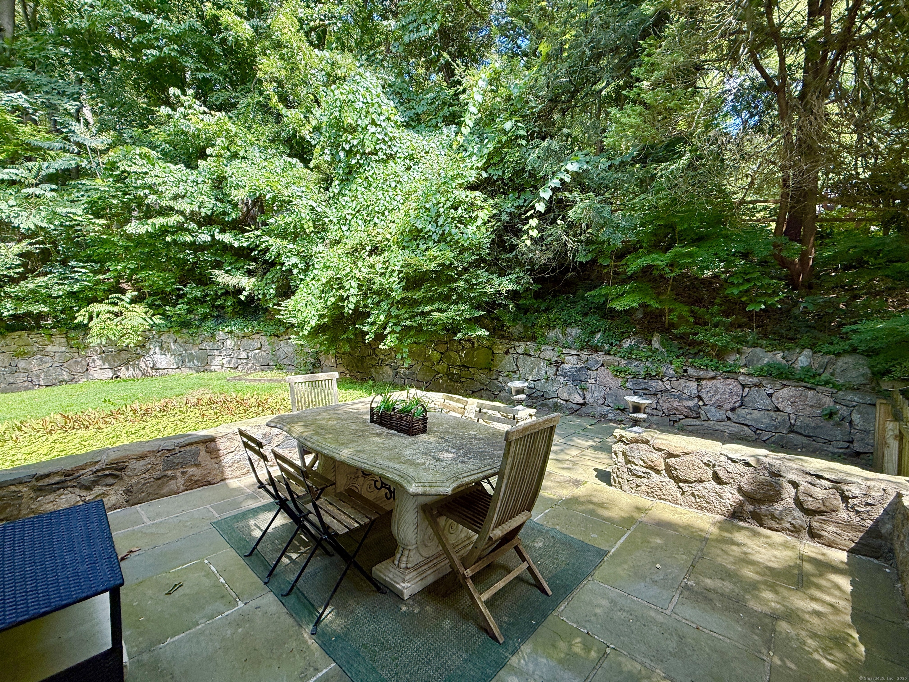 Stamford, Connecticut 06903, United States, 5 Bedrooms Bedrooms, ,4 BathroomsBathrooms,Residential,Active,210280