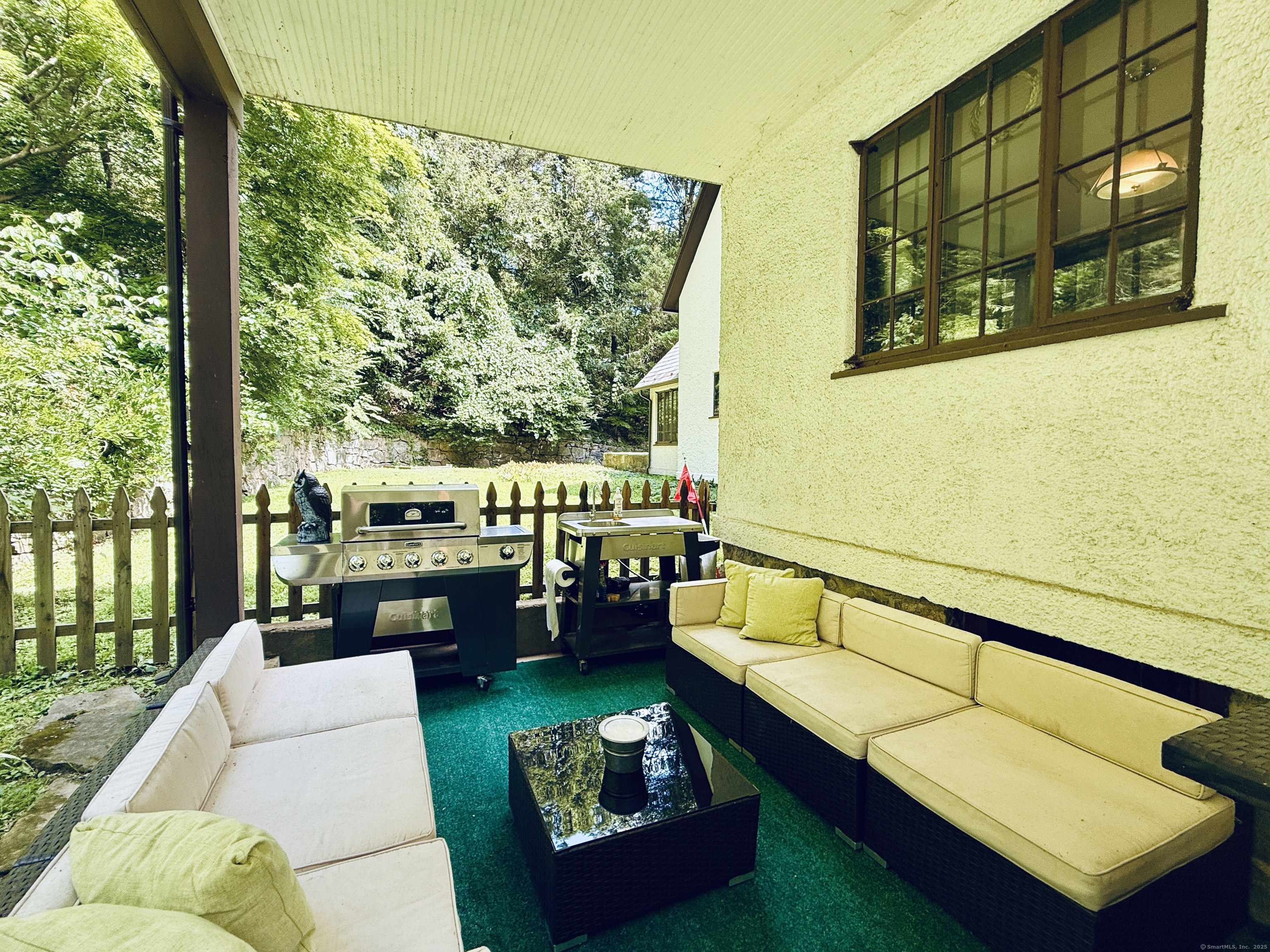 Stamford, Connecticut 06903, United States, 5 Bedrooms Bedrooms, ,4 BathroomsBathrooms,Residential,Active,210280