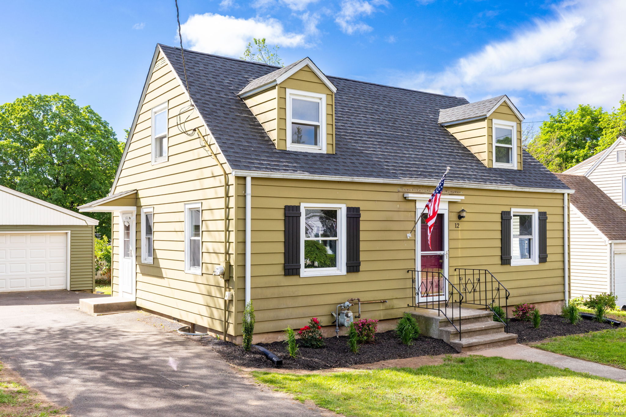 12 Pleasant Drive, Hamden, Connecticut image 2