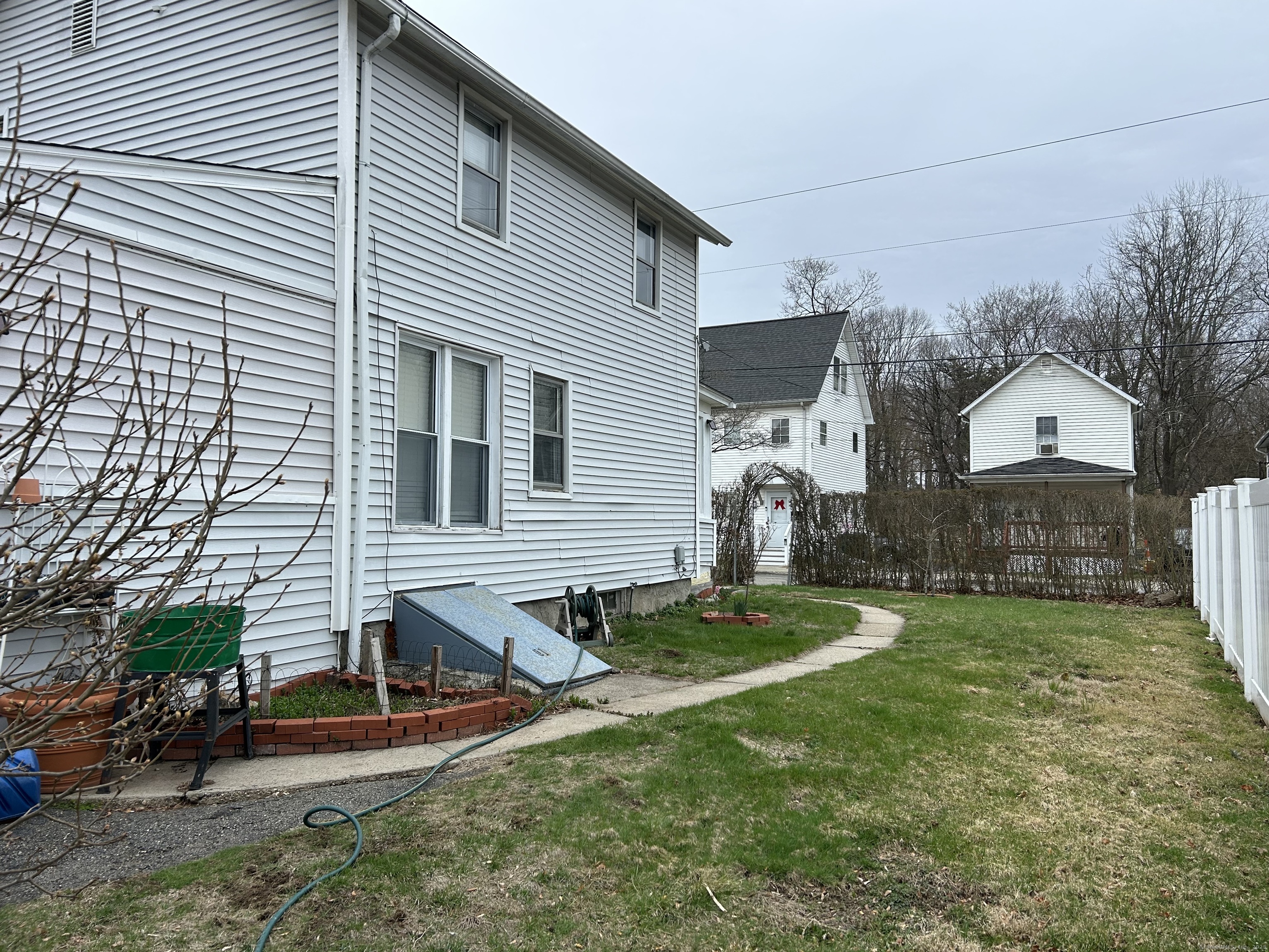 44 Rowan Street, Danbury, Connecticut image 3