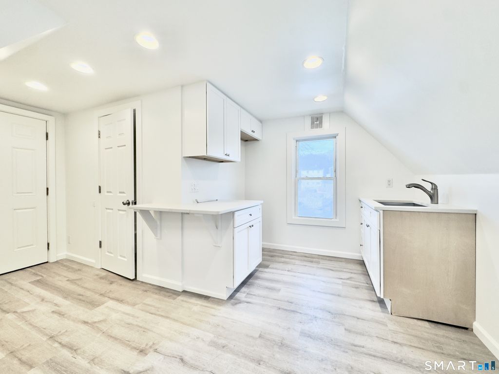 Photo of 44 Highview Avenue #3, Stamford, CT 06907 (MLS # 24151200)
